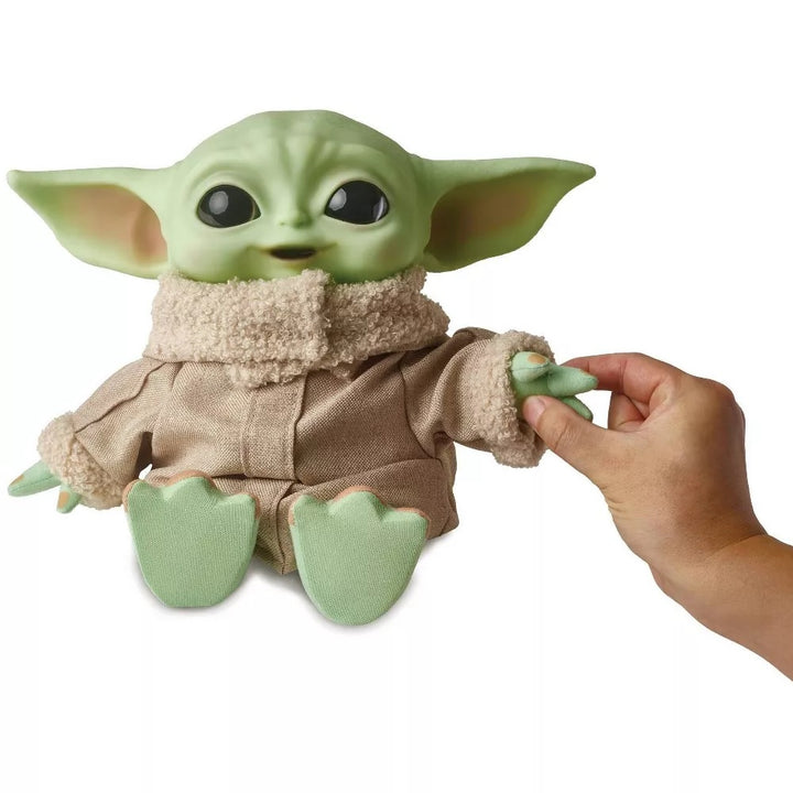 בובת בייבי יודה (הילד) 28 ס"מ בתיק נשיאה כוללת צלילים | The Child (Baby Yoda) The Mandalorian With Sounds And Carrying Bag | דמויות וגיבורים | פלאנט איקס | Planet X