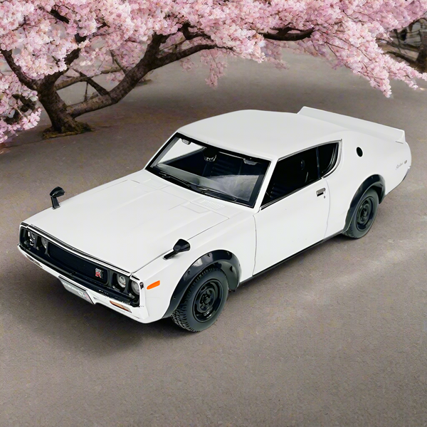 דגם מכונית ניסאן סקייליין 2000 GT-R 1973 1:24 מהדורה מיוחדת | Nissan Skyline 2000 GT-R (KPGC110) 1973 Maisto Special Edition 1:24