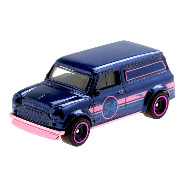 הוט ווילס אוסטין מיני ואן 1967 | Hot Wheels '67 Austin Mini Van 54th Anniversary | רכבים | פלאנט איקס | Planet X