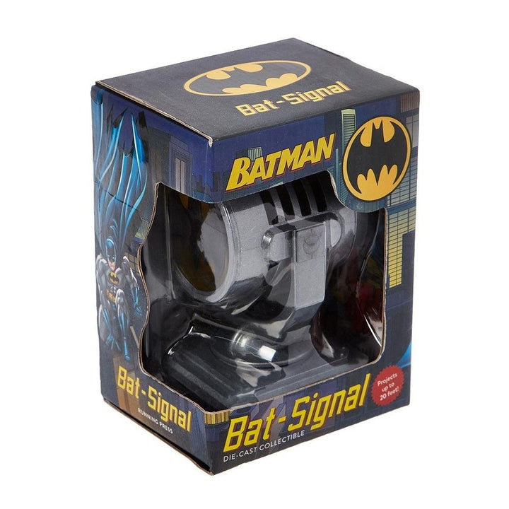 מקרן באטמן (באט-סיגנל) אות העטלף עשוי ברזל יצוק | Batman Bat-Signal Die Cast Collectible | מנורת לד | פלאנט איקס | Planet X