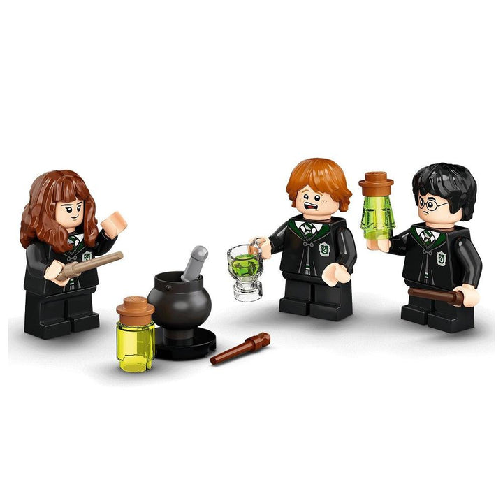 לגו 76386 טעות בשיקוי הארי פוטר | LEGO 76386 Hogwarts: Polyjuice Potion Mistake | הרכבות | פלאנט איקס | Planet X