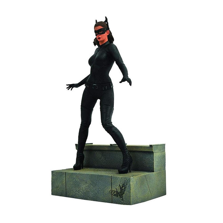 פסל אשת החתול | The Dark Knight Rises: Catwoman PVC Statue Diamond Select Toys | פסלים | פלאנט איקס | Planet X