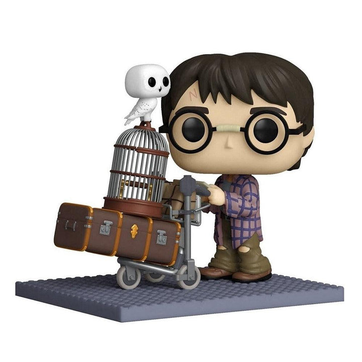 בובת פופ דלוקס הארי פוטר דוחף עגלת טרולי | Funko Pop! Deluxe Harry Potter Pushing Trolly 135 | בובת פופ | פלאנט איקס | Planet X