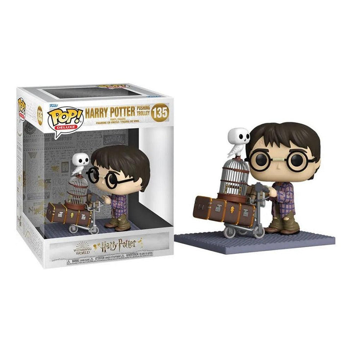 בובת פופ דלוקס הארי פוטר דוחף עגלת טרולי | Funko Pop! Deluxe Harry Potter Pushing Trolly 135 | בובת פופ | פלאנט איקס | Planet X